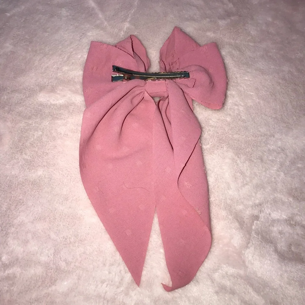 ✨✨5/$10✨✨ Dusty Rose Bow Hair Clip Accessory New without Tags